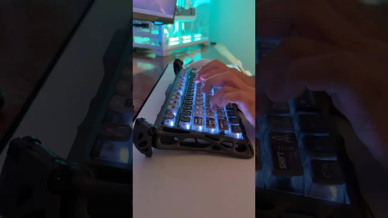 Typing on the backlit GravaStar Mercury K1 Pro keyboard